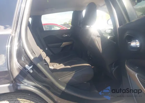 2017 Jeep Cherokee Latitude Fwd z USA, uszkodzony, nr VIN 1C4PJLCB5HD221673